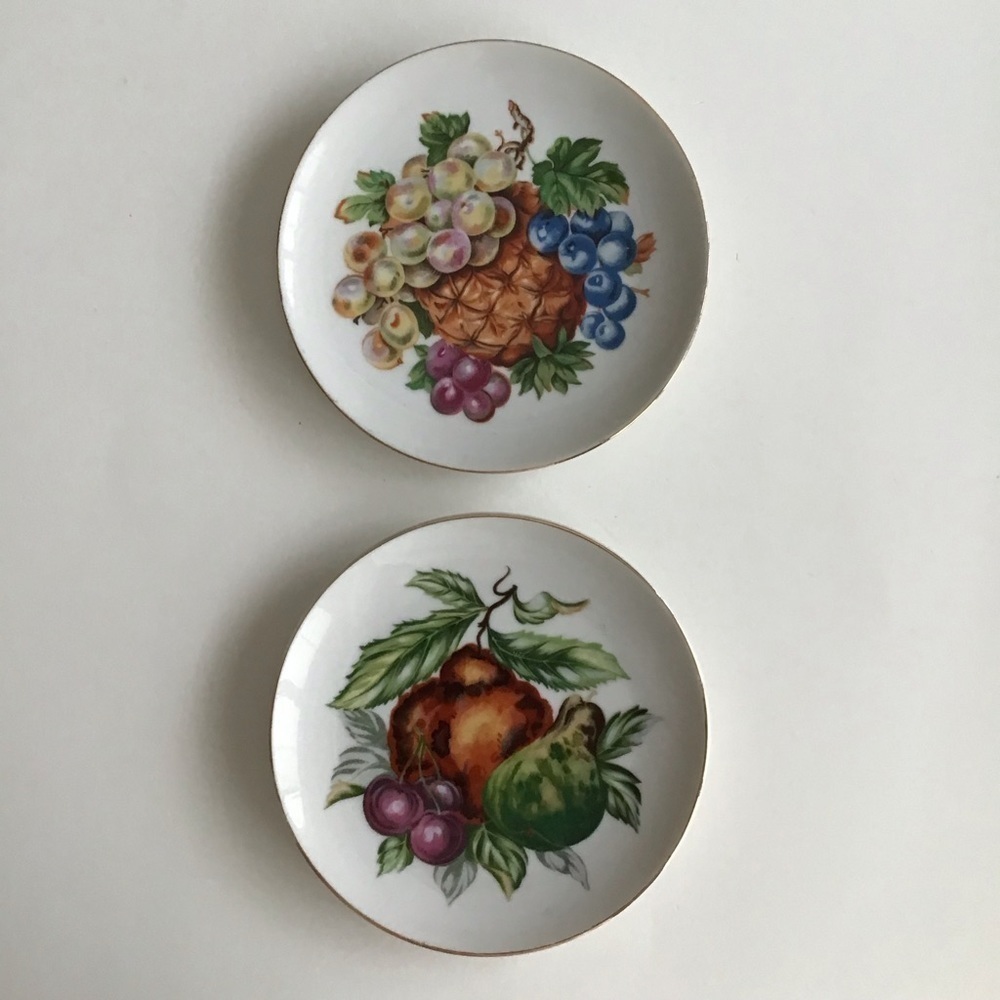 Farmhouse Fruit Wall Plates PAIR 6 1/4” Gold Rim Cottage Kitchen Display Vintage